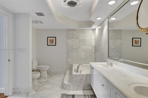 Condominio en venta en Aventura, Florida, 2 dormitorios, 144.93 m2 № 1710145 - foto 29