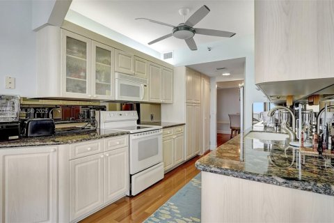 Condominio en venta en Aventura, Florida, 2 dormitorios, 144.93 m2 № 1710145 - foto 19
