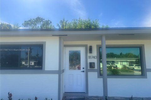 Casa en venta en Miami Gardens, Florida, 4 dormitorios, 181.9 m2 № 1728695 - foto 5