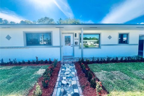 Casa en venta en Miami Gardens, Florida, 4 dormitorios, 181.9 m2 № 1728695 - foto 4