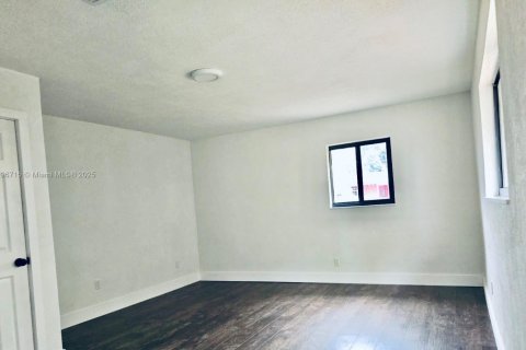 Casa en venta en Miami Gardens, Florida, 4 dormitorios, 181.9 m2 № 1728695 - foto 15