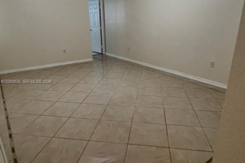 Townhouse in Homestead, Florida 3 bedrooms, 155.15 sq.m. № 2172970 - photo 4