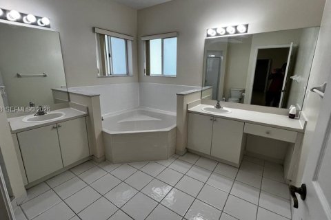 Townhouse in Homestead, Florida 3 bedrooms, 155.15 sq.m. № 2172970 - photo 5
