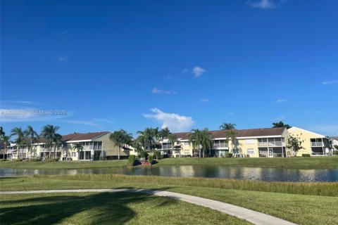 Townhouse in Homestead, Florida 3 bedrooms, 155.15 sq.m. № 2172970 - photo 11