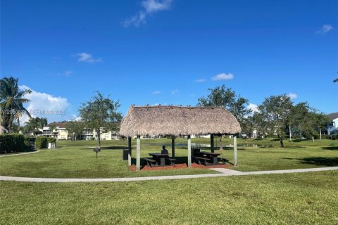 Townhouse in Homestead, Florida 3 bedrooms, 155.15 sq.m. № 2172970 - photo 10