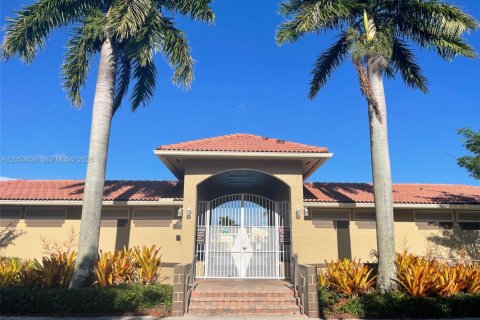 Townhouse in Homestead, Florida 3 bedrooms, 155.15 sq.m. № 2172970 - photo 9