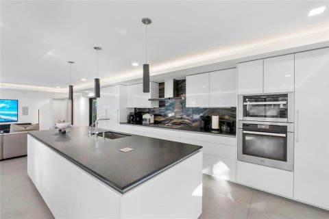 Villa ou maison à vendre à Fort Lauderdale, Floride: 5 chambres, 374.95 m2 № 2147370 - photo 4