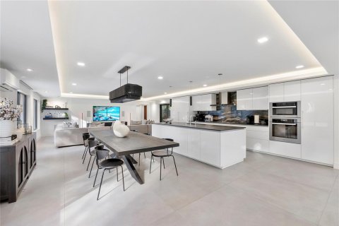 Villa ou maison à vendre à Fort Lauderdale, Floride: 5 chambres, 374.95 m2 № 2147370 - photo 2
