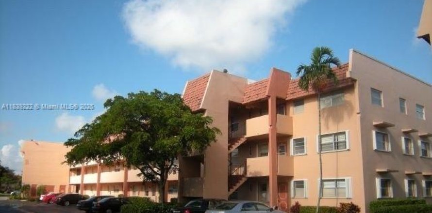 Condo in Margate, Florida, 2 bedrooms № 1828312