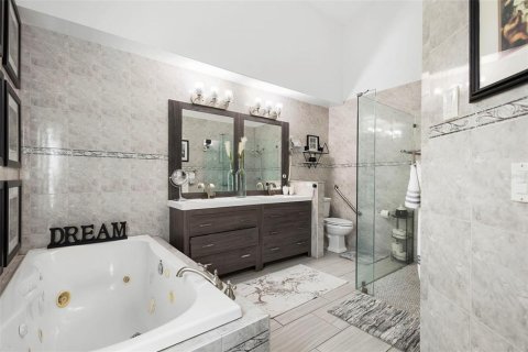 Casa en venta en Orlando, Florida, 4 dormitorios, 187.11 m2 № 1913314 - foto 20