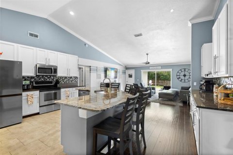 Casa en venta en Orlando, Florida, 4 dormitorios, 187.11 m2 № 1913314 - foto 7