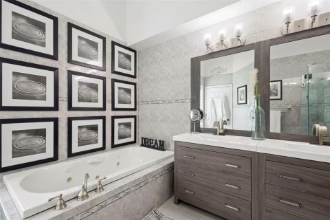 Casa en venta en Orlando, Florida, 4 dormitorios, 187.11 m2 № 1913314 - foto 23