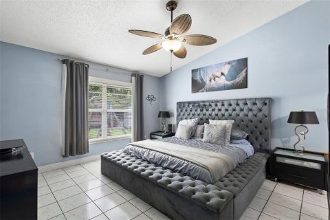 Casa en venta en Orlando, Florida, 4 dormitorios, 187.11 m2 № 1913314 - foto 18
