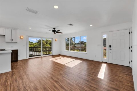 Villa ou maison à vendre à Punta Gorda, Floride: 3 chambres, 208.1 m2 № 2197111 - photo 6