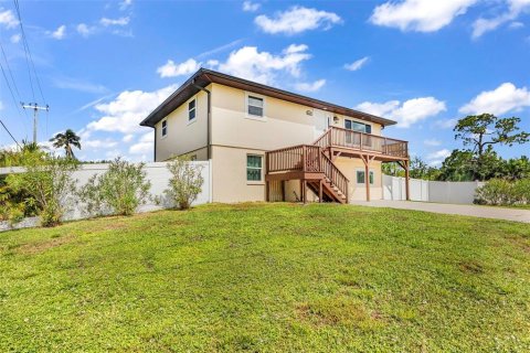 Villa ou maison à vendre à Punta Gorda, Floride: 3 chambres, 208.1 m2 № 2197111 - photo 2