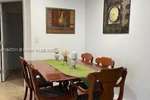 Casa en venta en Cape Coral, Florida, 3 dormitorios № 2022339 - foto 4