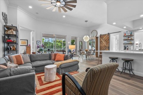 House in Wellington, Florida 4 bedrooms, 232.16 sq.m. № 2175539 - photo 17