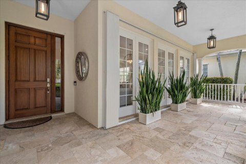 House in Wellington, Florida 4 bedrooms, 232.16 sq.m. № 2175539 - photo 2