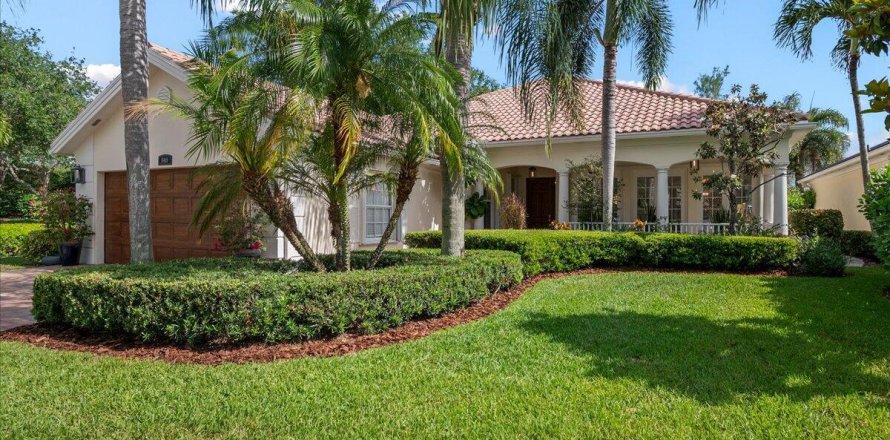 House in Wellington, Florida 4 bedrooms, 232.16 sq.m. № 2175539