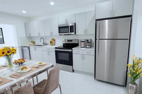 House in West Park, Florida 3 bedrooms, 157.93 sq.m. № 1975970 - photo 5