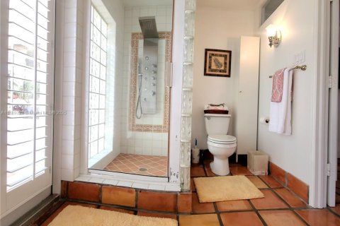 House in Pompano Beach, Florida 3 bedrooms, 192.59 sq.m. № 1924571 - photo 24