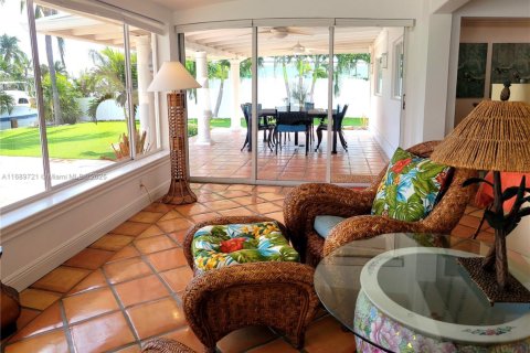 House in Pompano Beach, Florida 3 bedrooms, 192.59 sq.m. № 1924571 - photo 12