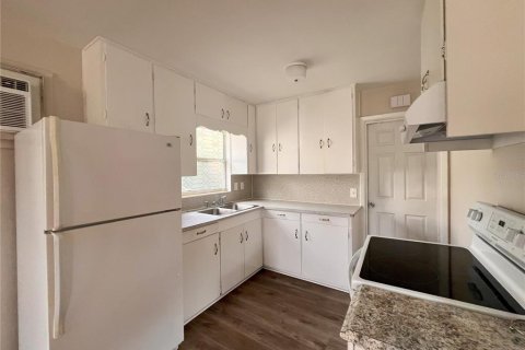 House in Lakeland, Florida 1 bedroom, 55.74 sq.m. № 1912504 - photo 4