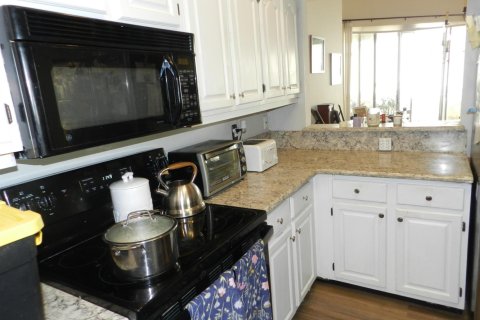 Villa ou maison à vendre à West Palm Beach, Floride: 2 chambres, 194.44 m2 № 2077521 - photo 26