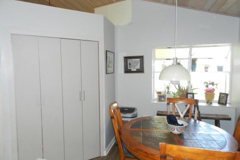 Villa ou maison à vendre à West Palm Beach, Floride: 2 chambres, 194.44 m2 № 2077521 - photo 29