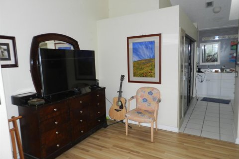 Villa ou maison à vendre à West Palm Beach, Floride: 2 chambres, 194.44 m2 № 2077521 - photo 19