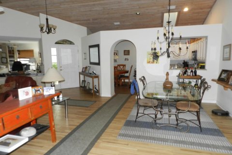 Villa ou maison à vendre à West Palm Beach, Floride: 2 chambres, 194.44 m2 № 2077521 - photo 6