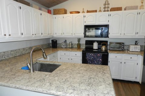Villa ou maison à vendre à West Palm Beach, Floride: 2 chambres, 194.44 m2 № 2077521 - photo 23