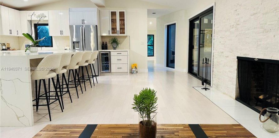 House in Homestead, Florida 3 bedrooms, 213.77 sq.m. № 1997967