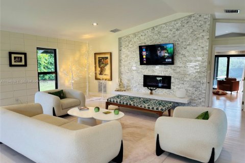 House in Homestead, Florida 3 bedrooms, 213.77 sq.m. № 1997967 - photo 2