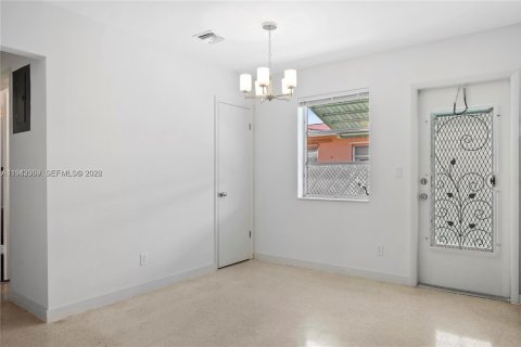 Copropriété à louer à Hollywood, Floride: 1 chambre, 81.75 m2 № 1999943 - photo 6