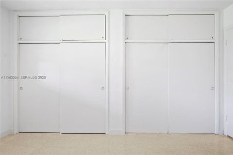 Copropriété à louer à Hollywood, Floride: 1 chambre, 81.75 m2 № 1999943 - photo 10