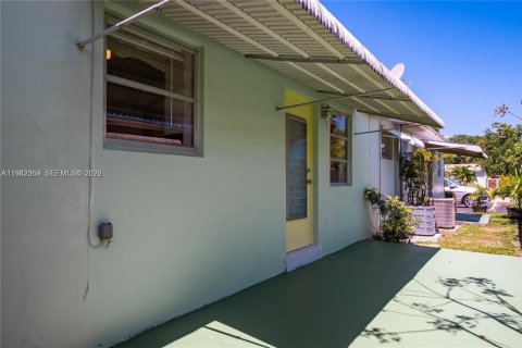 Copropriété à louer à Hollywood, Floride: 1 chambre, 81.75 m2 № 1999943 - photo 14