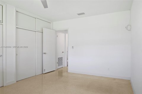 Copropriété à louer à Hollywood, Floride: 1 chambre, 81.75 m2 № 1999943 - photo 11