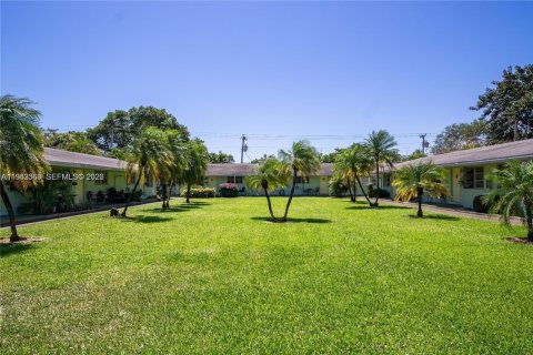 Copropriété à louer à Hollywood, Floride: 1 chambre, 81.75 m2 № 1999943 - photo 15