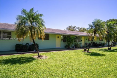 Copropriété à louer à Hollywood, Floride: 1 chambre, 81.75 m2 № 1999943 - photo 16
