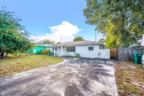 Casa en alquiler en Clearwater, Florida, 4 dormitorios, 134.43 m2 № 1658280 - foto 8