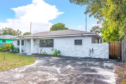 Casa en alquiler en Clearwater, Florida, 4 dormitorios, 134.43 m2 № 1658280 - foto 9