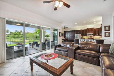 Casa en venta en Wesley Chapel, Florida, 5 dormitorios, 314.1 m2 № 1843491 - foto 10