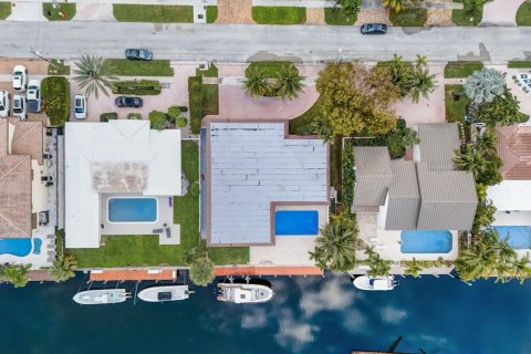 House in Lighthouse Point, Florida 3 bedrooms, 249.26 sq.m. № 1100239 - photo 1