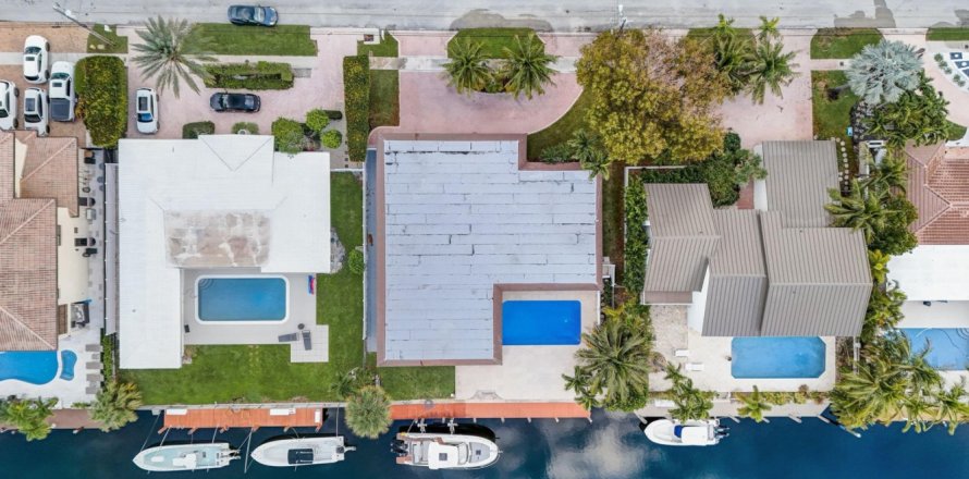 House in Lighthouse Point, Florida 3 bedrooms, 249.26 sq.m. № 1100239