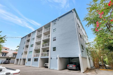 Купить кондоминиум в Майами, Флорида 2 спальни, 65.22м2, № 1943128 - фото 17