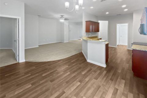 Casa en venta en Zephyrhills, Florida, 4 dormitorios, 173.54 m2 № 1821319 - foto 15