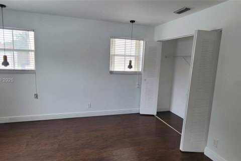 Casa en venta en Margate, Florida, 4 dormitorios, 208.38 m2 № 1865741 - foto 17