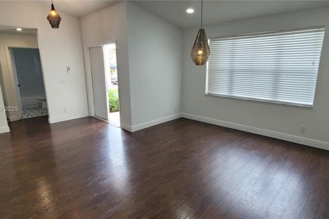 Casa en venta en Margate, Florida, 4 dormitorios, 208.38 m2 № 1865741 - foto 12