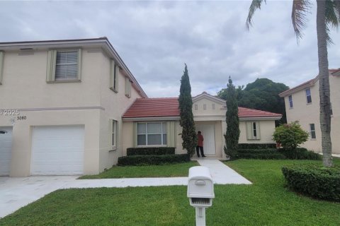 Casa en venta en Margate, Florida, 4 dormitorios, 208.38 m2 № 1865741 - foto 1
